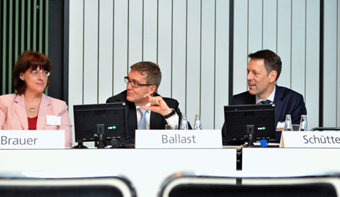 Podiumsdiskussion auf dem Hauptstadtkongress Medizin und Gesundheit 2013 mit Staatssekretär im BMBF Dr. Georg Schütte, Dr. Ute Brauer (B. Braun Melsungen AG) und Thomas Ballast (Techniker Krankenkasse)